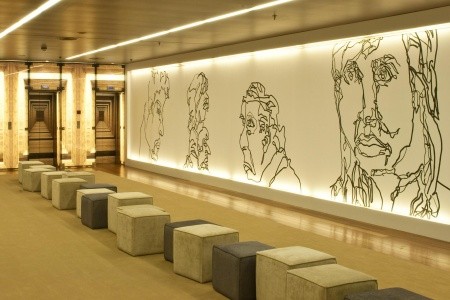 Portugalsko  Holiday Inn Porto - Gaia 4 dňový pobyt Raňajky Letecky Letisko: Viedeň February 2026 (18/02/26-21/02/26)