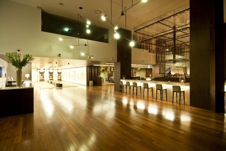 Portugalsko  Holiday Inn Porto - Gaia 4 dňový pobyt Raňajky Letecky Letisko: Viedeň February 2026 (18/02/26-21/02/26)