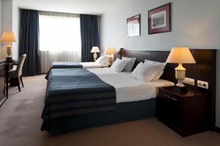 Portugalsko  Holiday Inn Porto - Gaia 4 dňový pobyt Raňajky Letecky Letisko: Viedeň February 2026 (18/02/26-21/02/26)