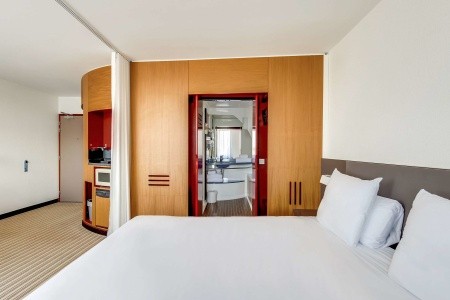 Francúzsko Paríž Novotel Suites Paris Nord 18Eme 9 dňový pobyt Raňajky Letecky Letisko: Praha October 2025 (30/10/25- 7/11/25)