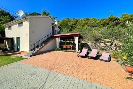 Dovolená Rab s Invia - Apartmán 1321-275