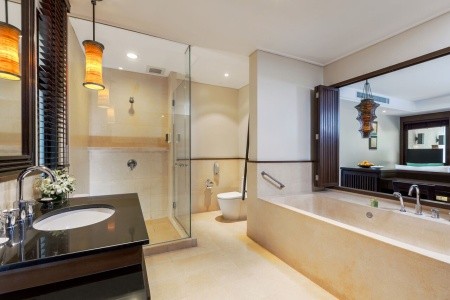 Thajsko Phuket Paradox Resort Phuket (Ex: Mövenpick Resort & Spa Karon Beach Phuket) 13 dňový pobyt Raňajky Letecky Letisko: Viedeň November 2026 (28/11/26-10/12/26)