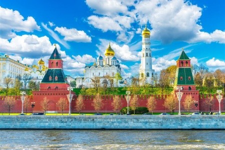 Moskva a Petrohrad, Moskva, Petrodvorec, Petrohrad Snídaně