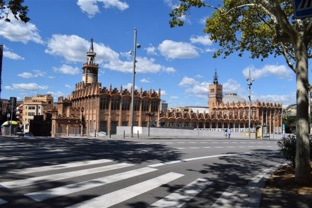 BARCELONA se vstupy v ceně BUS - Barcelona v srpnu - Španělsko