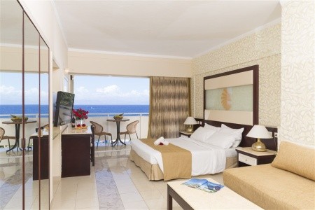 Sunshine Rhodes - 24