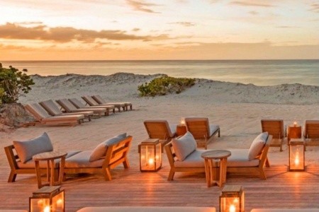 Sand Sea Beach Resort - U moře