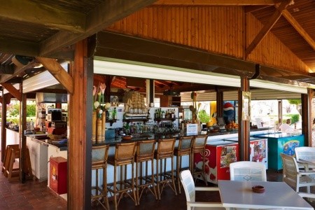 Blue Horizon Beach Resort - 16