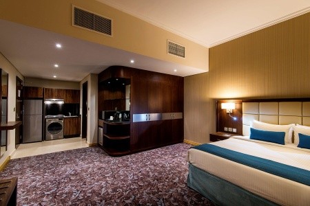 Katar Doha Golden Tulip Doha 6 dňový pobyt Polpenzia Letecky Letisko: Praha September 2025 (26/09/25- 1/10/25)