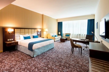 Katar Doha Golden Tulip Doha 6 dňový pobyt Polpenzia Letecky Letisko: Praha September 2025 (26/09/25- 1/10/25)