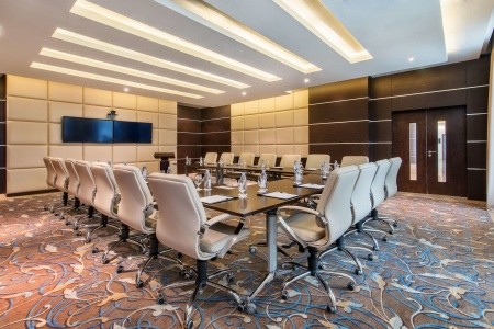 Katar Doha Golden Tulip Doha 6 dňový pobyt Polpenzia Letecky Letisko: Praha September 2025 (26/09/25- 1/10/25)