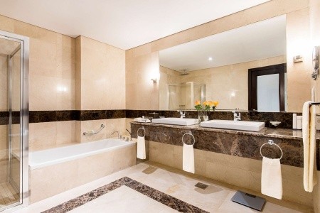 Katar Doha Golden Tulip Doha 6 dňový pobyt Polpenzia Letecky Letisko: Praha September 2025 (26/09/25- 1/10/25)