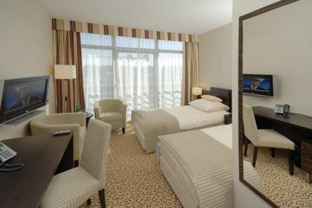 Poľsko Krakov Qubus Kraków 11 dňový pobyt Raňajky Vlastná November 2025 (16/11/25-26/11/25)