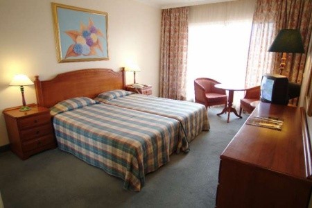 Madeira Funchal Pestana Village & Pestana Miramar Garden Resort 5 dňový pobyt Polpenzia Letecky Letisko: Katovice March 2026 (10/03/26-14/03/26)