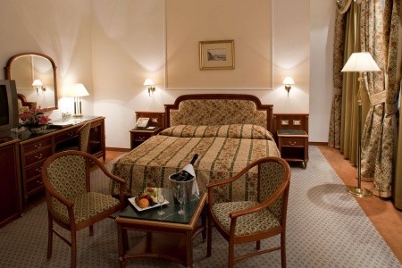 Česká republika Praha a okolie Ambassador - Zlatá Husa 6 dňový pobyt Raňajky Vlastná August 2026 (30/08/26- 4/09/26)