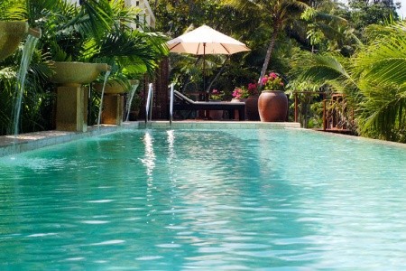 Thajsko Phuket Andaman White Beach Resort 13 dňový pobyt Raňajky Letecky Letisko: Praha July 2026 ( 4/07/26-16/07/26)