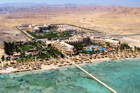Flamenco Beach & Resort - Egypt v únoru u moře
