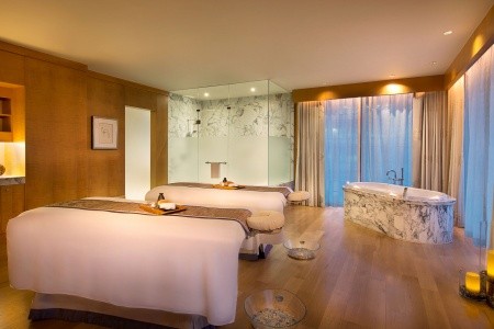 Spojené arabské emiráty Dubaj The Ritz-Carlton Dubai International Financial Centre 12 dňový pobyt Polpenzia Letecky Letisko: Viedeň November 2026 ( 8/11/26-19/11/26)