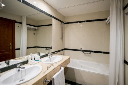 Kanárske ostrovy Tenerife Bahia Principe Sunlight Tenerife 6 dňový pobyt Polpenzia Letecky Letisko: Praha December 2025 (21/12/25-26/12/25)