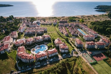 Green Life Beach Resort - 70