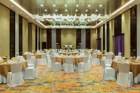 Spojené arabské emiráty Ajman Radisson Blu Ajman 5 dňový pobyt Raňajky Letecky Letisko: Praha February 2026 (19/02/26-23/02/26)