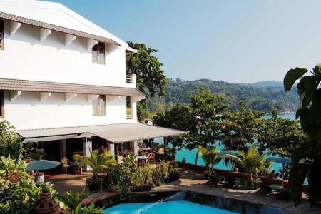 Mom Tri's Villa Royale