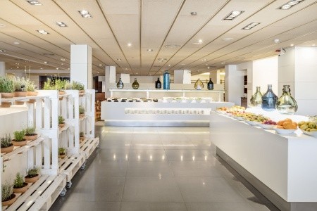 Španielsko Costa del Maresme Aquahotel Aquamarina 11 dňový pobyt Plná penzia Letecky Letisko: Praha August 2026 ( 5/08/26-15/08/26)