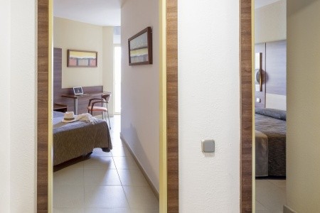 Španielsko Costa del Maresme Aquahotel Aquamarina 11 dňový pobyt Plná penzia Letecky Letisko: Praha August 2026 ( 5/08/26-15/08/26)