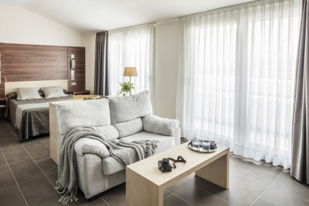 Španielsko Costa del Maresme Aquahotel Aquamarina 11 dňový pobyt Plná penzia Letecky Letisko: Praha August 2026 ( 5/08/26-15/08/26)