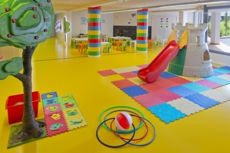 Španielsko Costa del Maresme Aquahotel Aquamarina 11 dňový pobyt Plná penzia Letecky Letisko: Praha August 2026 ( 5/08/26-15/08/26)