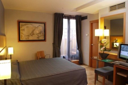 Španielsko Barcelona Del Mar 8 dňový pobyt Raňajky Letecky Letisko: Bratislava June 2026 (30/06/26- 7/07/26)