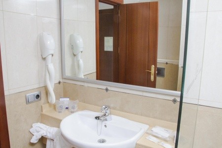 Kanárske ostrovy Lanzarote Checkin Diamar 8 dňový pobyt Polpenzia Letecky Letisko: Budapešť August 2026 (11/08/26-18/08/26)