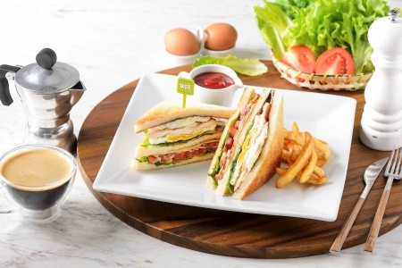 Thajsko Phuket Ibis Patong Phuket 13 dňový pobyt Polpenzia Letecky Letisko: Praha August 2026 ( 1/08/26-13/08/26)