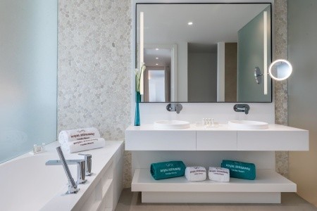 Royal Hideaway Corales Suites - 50