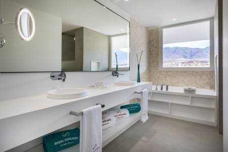 Royal Hideaway Corales Suites - 67