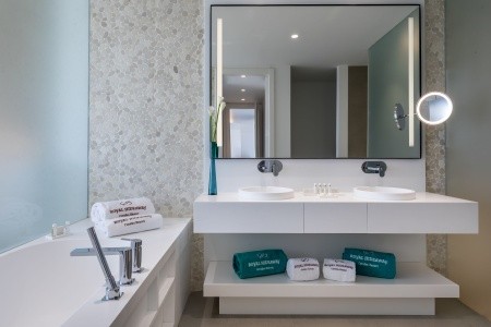 Royal Hideaway Corales Suites - 84