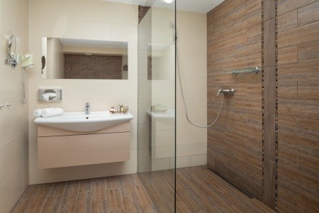 Maďarsko Západné Zadunajsko Karos Spa 5 dňový pobyt Polpenzia Vlastná April 2026 ( 5/04/26- 9/04/26)