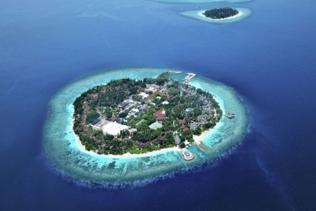 Maldivy Severný Atol Male Bandos Island Resort 8 dňový pobyt Polpenzia Letecky Letisko: Krakov október 2024 ( 9/10/24-16/10/24)