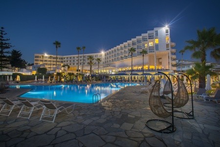 Paphos s masážemi - Leonardo Plaza Cypria Maris Beach Hotel & Spa