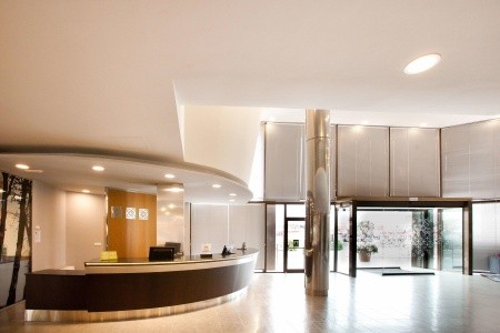 Španielsko Costa Del Sol Hilton Garden Inn Málaga 4 dňový pobyt Polpenzia Letecky Letisko: Viedeň March 2026 (10/03/26-13/03/26)