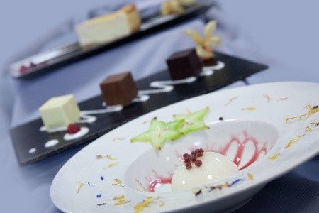 Španielsko Costa Del Sol Hilton Garden Inn Málaga 4 dňový pobyt Polpenzia Letecky Letisko: Viedeň March 2026 (10/03/26-13/03/26)