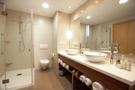 Španielsko Costa Del Sol Hilton Garden Inn Málaga 4 dňový pobyt Polpenzia Letecky Letisko: Viedeň March 2026 (10/03/26-13/03/26)