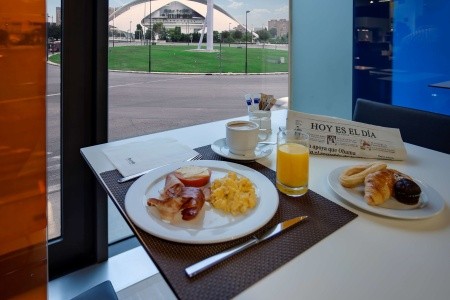 Španielsko Valencia Barcelo Valencia 7 dňový pobyt Raňajky Letecky Letisko: Praha June 2026 ( 9/06/26-15/06/26)