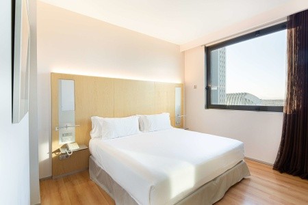 Španielsko Valencia Barcelo Valencia 7 dňový pobyt Raňajky Letecky Letisko: Praha June 2026 ( 9/06/26-15/06/26)