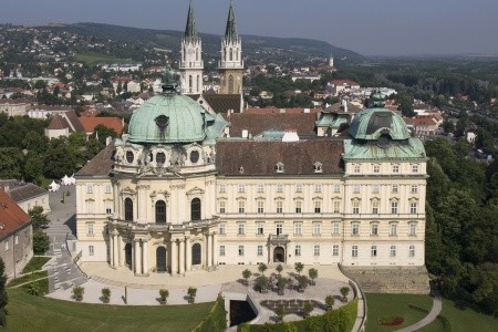 Slávnosť marhúľ a kláštor Klosterneuburg