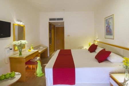 Cyprus Kissonerga Queens Bay Paphos 8 dňový pobyt Polpenzia Letecky Letisko: Bratislava September 2025 ( 4/09/25-11/09/25)