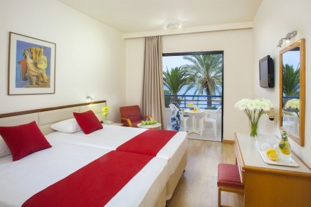 Cyprus Kissonerga Queens Bay Paphos 8 dňový pobyt Polpenzia Letecky Letisko: Bratislava September 2025 ( 4/09/25-11/09/25)