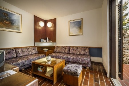 Chorvátsko Hvar Valamar Trim Sunny Apartments 12 dňový pobyt Polpenzia Letecky Letisko: Praha August 2025 (20/08/25-31/08/25)