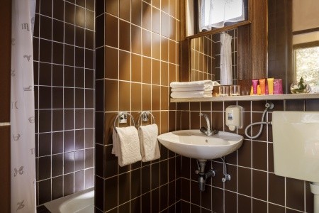 Chorvátsko Hvar Valamar Trim Sunny Apartments 12 dňový pobyt Polpenzia Letecky Letisko: Praha August 2025 (20/08/25-31/08/25)