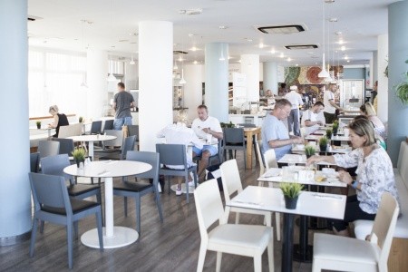 Kanárske ostrovy Tenerife Coral Ocean View 8 dňový pobyt Polpenzia Letecky Letisko: Budapešť October 2026 ( 4/10/26-11/10/26)