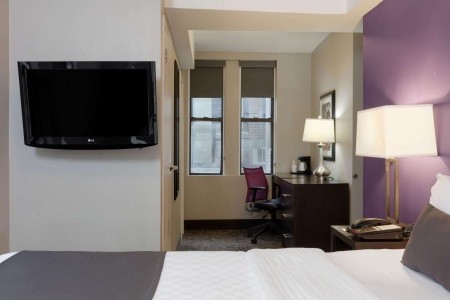 La Quinta Inn And Suites New York City Central Park - 30